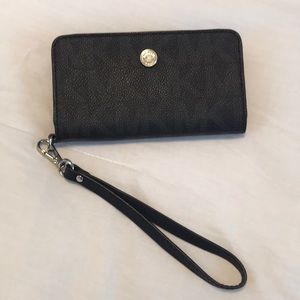 Michael Kors wristlet
